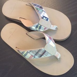 Vineyard vines women’s flip flops size 9